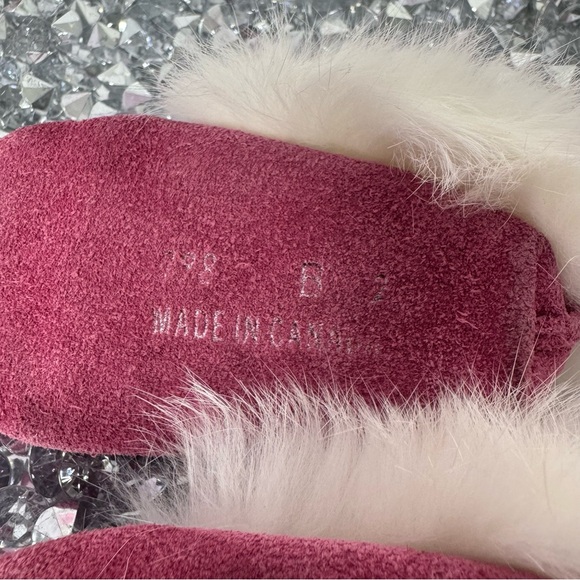 Moccasin mukluks slippers rose pink white rabbit fur made in Canada 🇨🇦 winter - Picture 5 of 6
